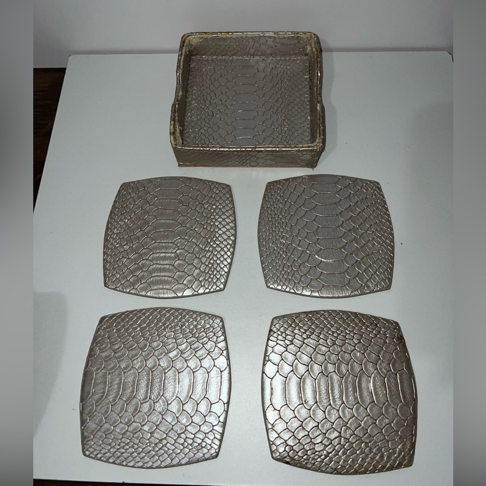 RARE Vintage Kim Seybert Silver Crocodile Coasters Set of 4 With Holder